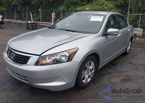 2008 Honda Accord 2.4 Lx-P из США, поврежденный, VIN 1HGCP264X8A058753